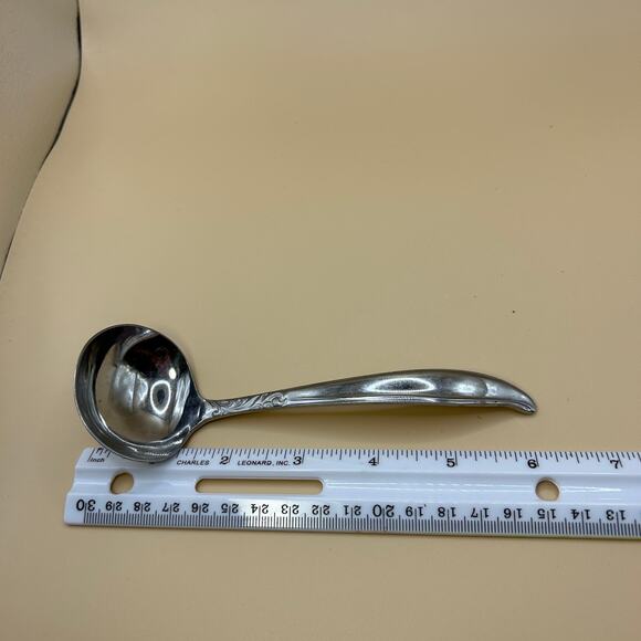 1 Solid Gravy Ladle Dignity Acsons 6 1/8 in Swirl Pattern Japan - Picture 2 of 11